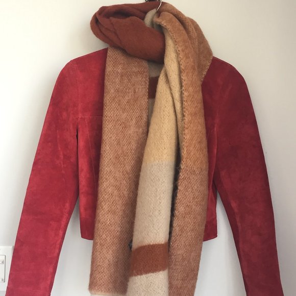 Red Leather Jacket - perfect for Fall/Winter - Picture 4 of 5